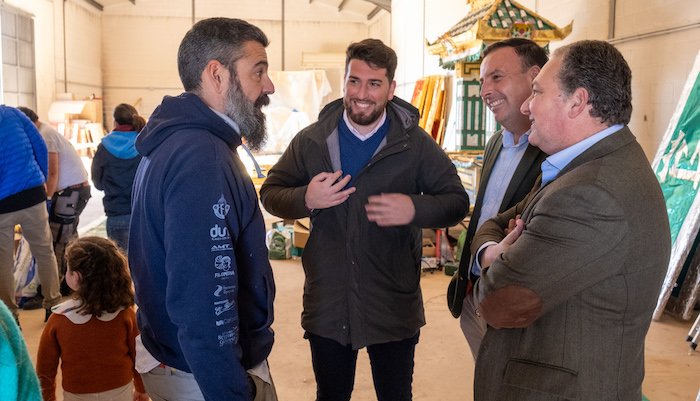 Higuera de la Sierra ultima los detalles para su Cabalgata de Reyes Magos