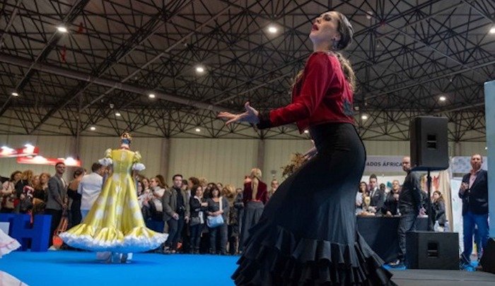 La moda flamenca de Huelva cautiva al público en Simof