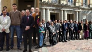 Minuto de silencio guardias civiles Ayuntamiento y Diputación