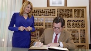 Antonio Garamendi CEOS y Pilar Miranda