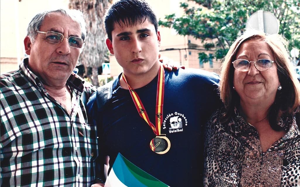 El voleibol andaluz rinde homenaje a la onubense Pilar García