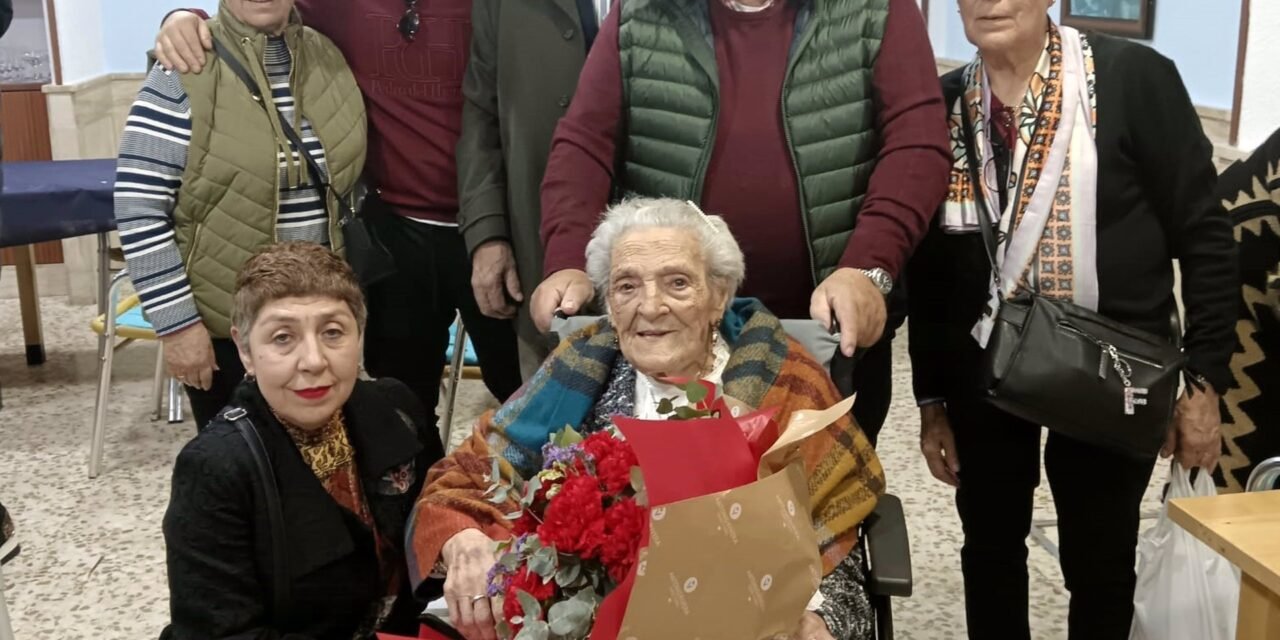 Rafaela Vizcaíno, la mujer más longeva de Huelva, cumple 107 años