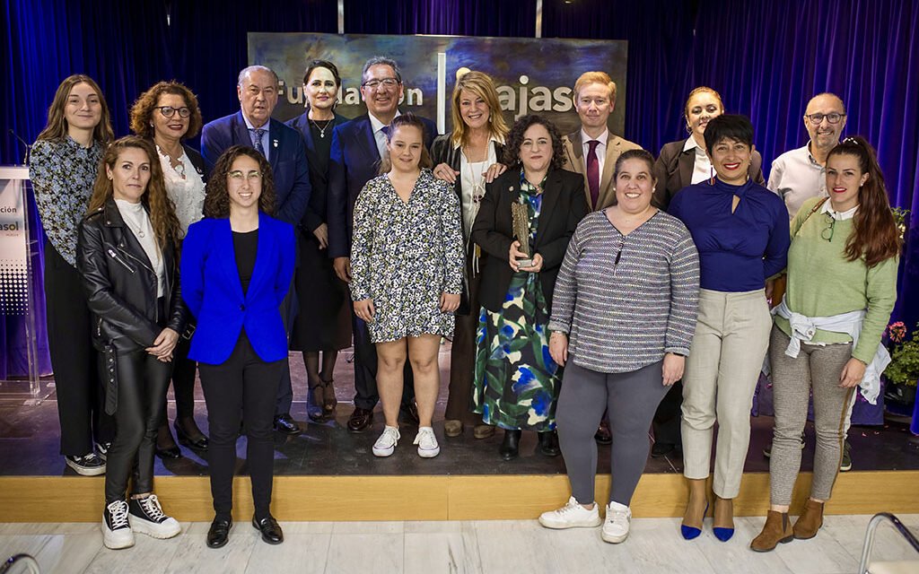 Las costaleras del Santo Entierro reciben el Premio ‘Gota a Gota de Pasión’