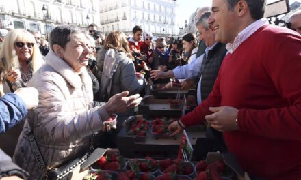 La fresa de Huelva se reivindica en la Puerta del Sol