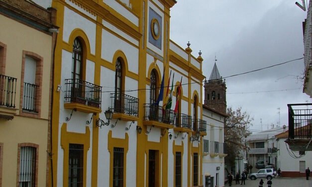 La Diputación renovará los alumbrados exteriores de Zalamea y sus aldeas