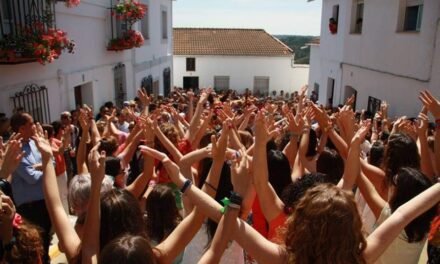 Berrocal aguarda sus singulares e históricas Cruces de Mayo