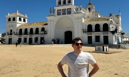 Iker Casillas disfruta de El Rocío y Punta Umbría