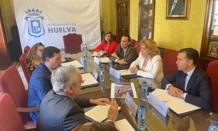 El Ayuntamiento y el Puerto analizan los avances en la reforma del Muelle de Levante