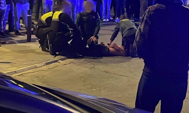 Una pelea en Rociana acaba con un policía y otras dos personas heridas
