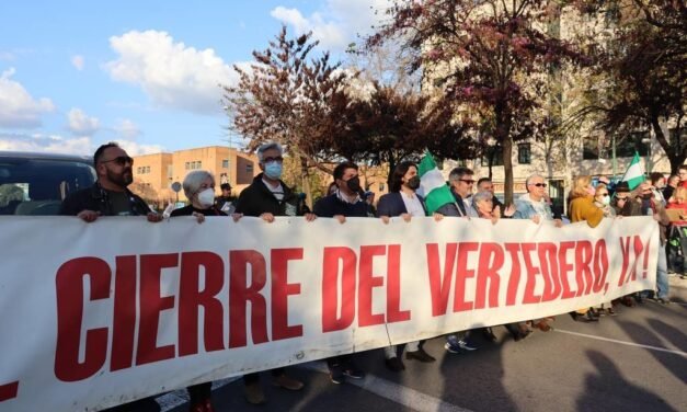 IU pide “contundencia” a Moreno Bonilla para cerrar el vertedero de Nerva