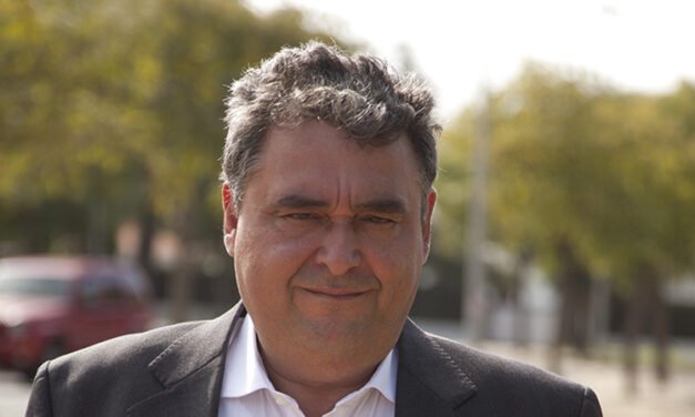 Manuel Mora revela las causas y características de ‘El emporio del carbón de Doñana’