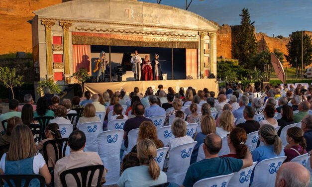 Calderón, Quevedo, ‘Burro’ y ‘Medusa’, con Carlos Hipólito y Victoria Abril, en el 39 Festival de Niebla