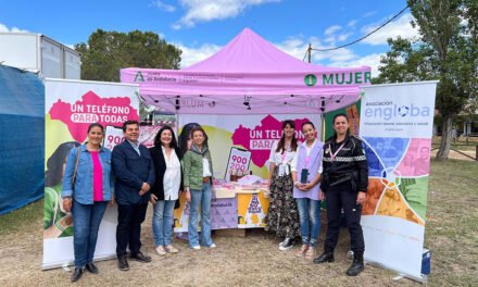 La Junta instala un punto de información a la mujer en El Rocío