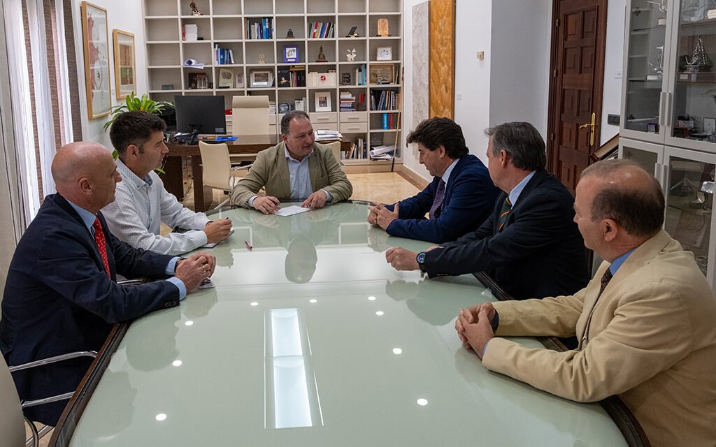 Toscano toma el pulso a los proyectos de Hidrógeno Verde de Cepsa en Huelva