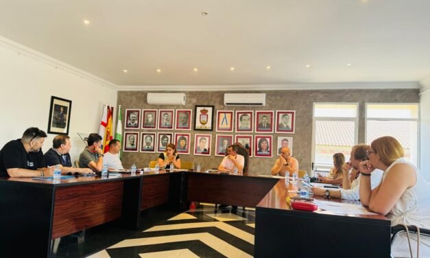 Los alcaldes defienden el mantenimiento de la actividad y el empleo en Río Tinto Plásticos