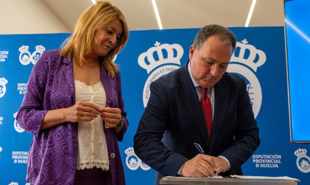 Diputación y Ayuntamiento firman la adquisición de la antigua estación de Renfe