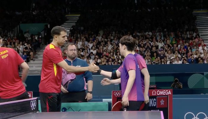 Diploma olímpico para el onubense Álvaro Robles en el dobles mixto de Tenis de Mesa