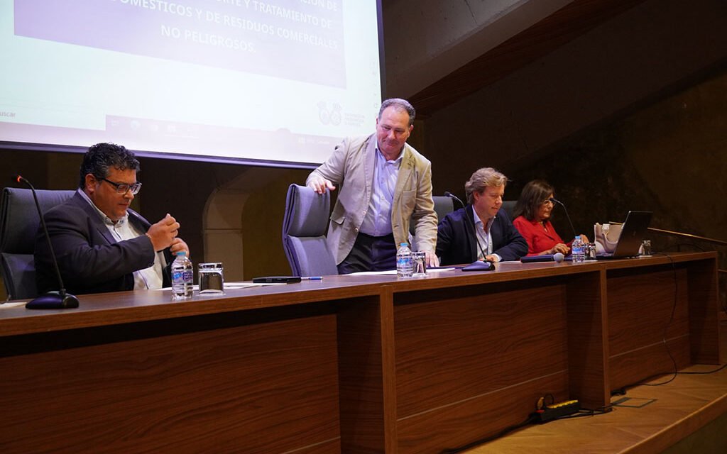 La Diputación presenta la nueva normativa de Transporte y Tratamiento de residuos