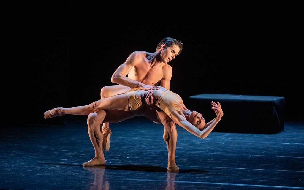 Las esculturas de Rodin se transforman en piezas de danza en Niebla