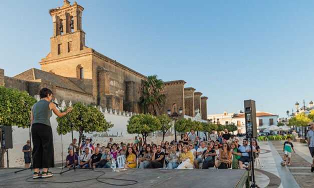 Más de 130 escritores de toda España unen sus Voces del Extremo en Moguer