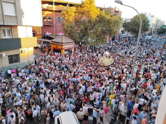 La Cinta vuelve a casa tras un multitudinario traslado popular