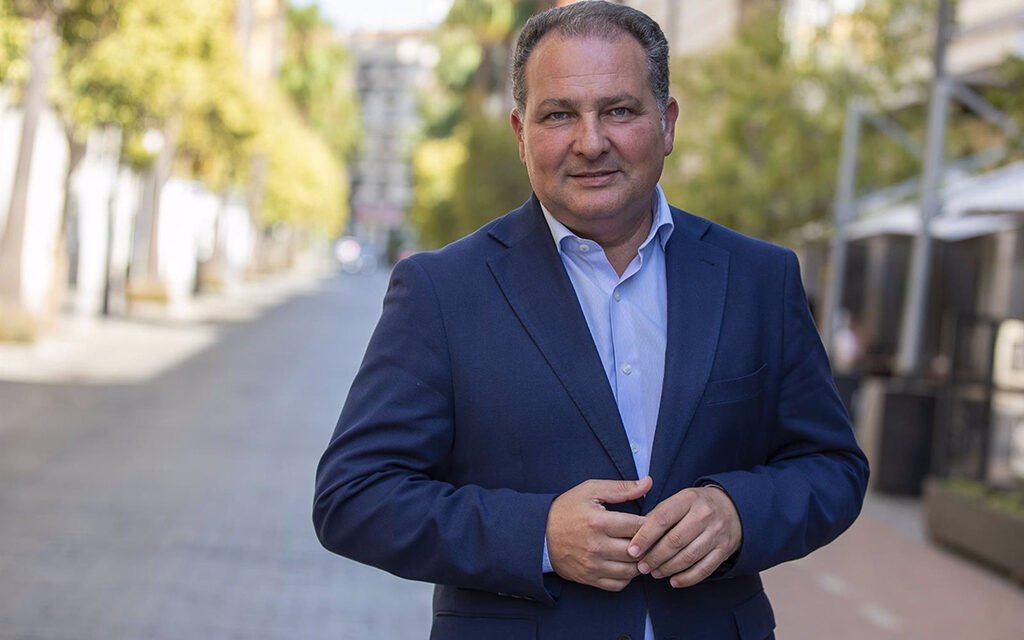 Toscano renuncia a la Alcaldía de Aljaraque por «honestidad»