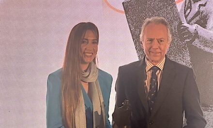 Eva Laín recibe el Premio Especial de los ‘Onubenses del Año’