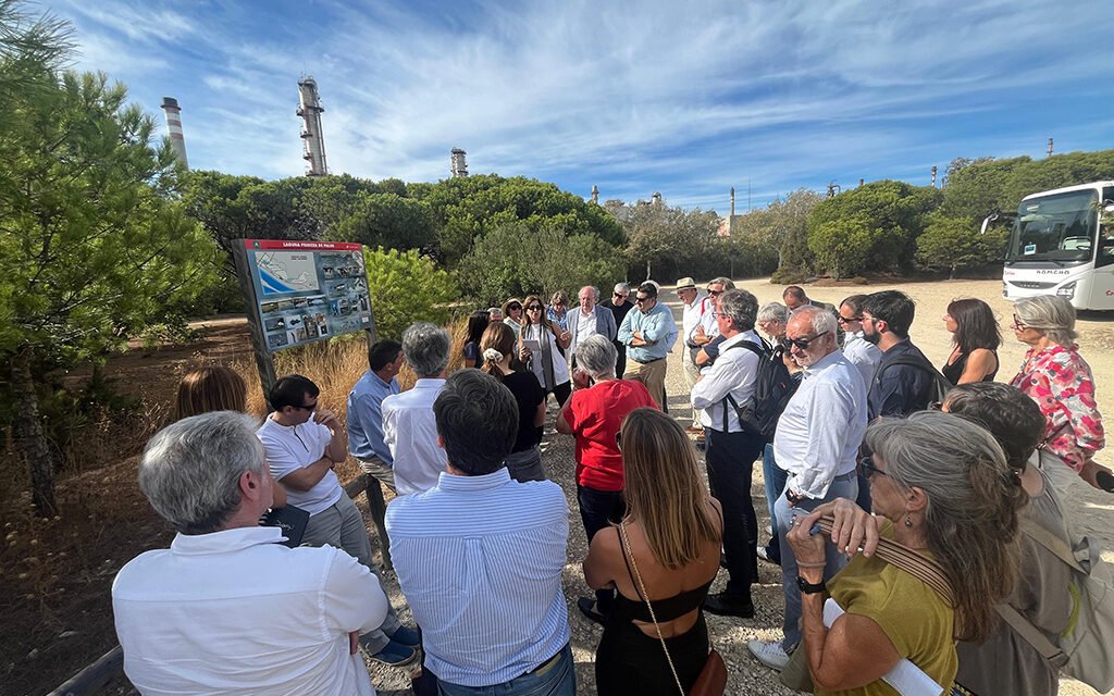 El Foro Transnacional Atlántico visita el Parque Energético La Rábida y la Laguna Primera de Palos