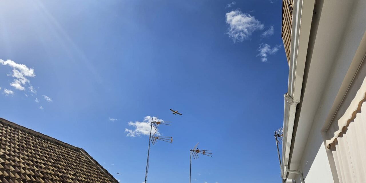 El Infoca lucha contra un incendio en El Campillo