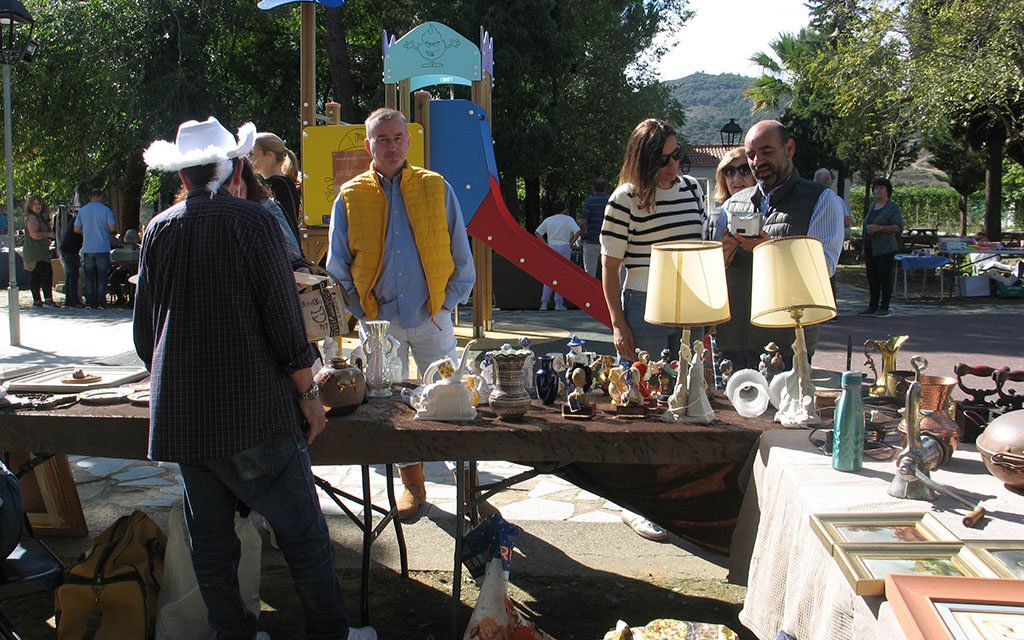 Tradición, oficios y convivencia se unen en el XI Mercadillo Artesanal La Alfilla