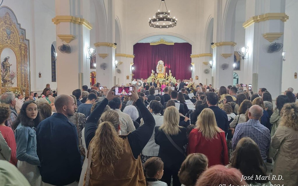 La amenaza de lluvia impide la procesión de la Virgen del Rosario en Riotinto