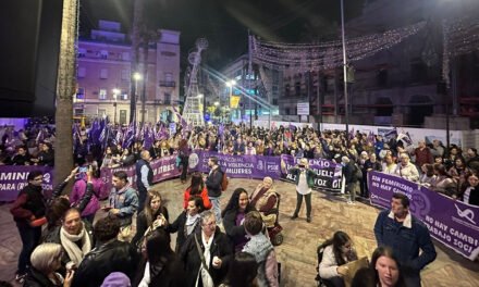 Los onubenses se movilizan «para que la vergüenza cambie de bando»