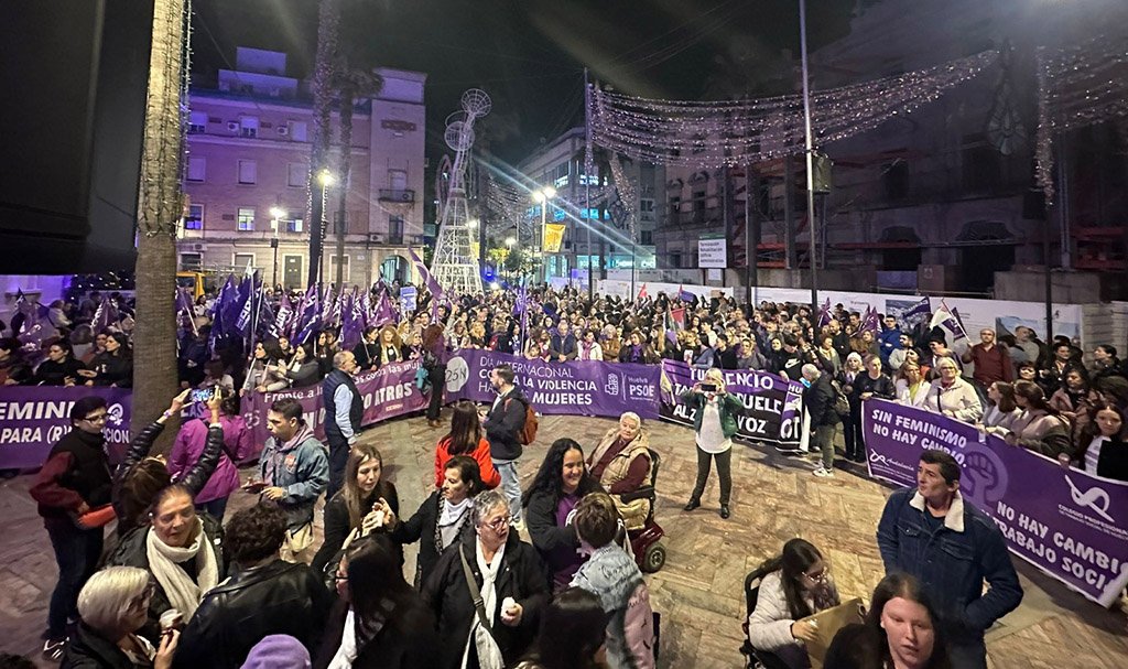 Los onubenses se movilizan «para que la vergüenza cambie de bando»