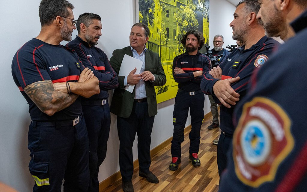 Los bomberos de Huelva se quedan con “la lección de vida que nos han dado los vecinos”