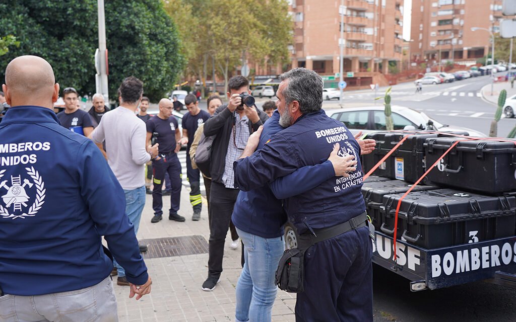 Un equipo de BUSF Huelva parte a Valencia con bombas de achique y generadores eléctricos