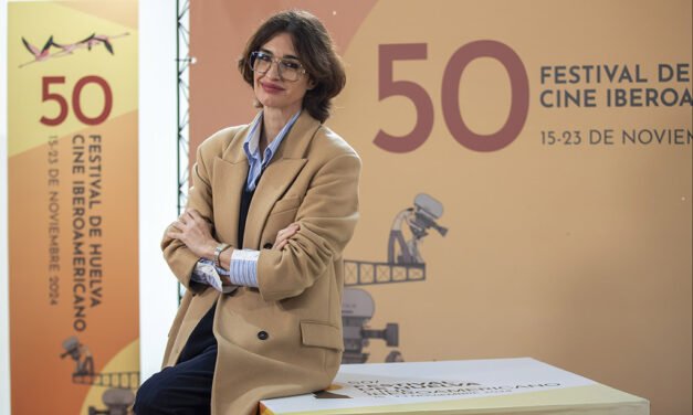 Paz Vega llega a Huelva «orgullosa e ilusionada» por ver reconocido su comienzo como directora