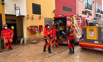 Bomberos de Huelva, tras comenzar a trabajar en Valencia: «El escenario que encontramos es devastador»