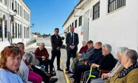 AFA El Campillo inaugura un jardín terapéutico para mayores