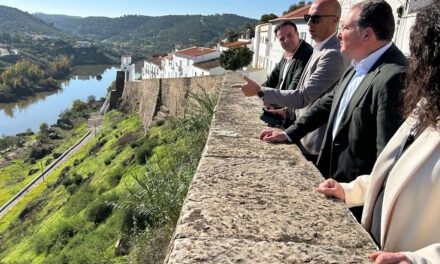 Toscano impulsa la cooperación entre Huelva y Mértola