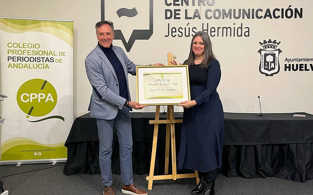 Raquel Rendón recibe el Premio Periodista de Buena Tinta 2024