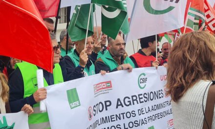 Cientos de trabajadores del SAS se manifiestan contra las agresiones