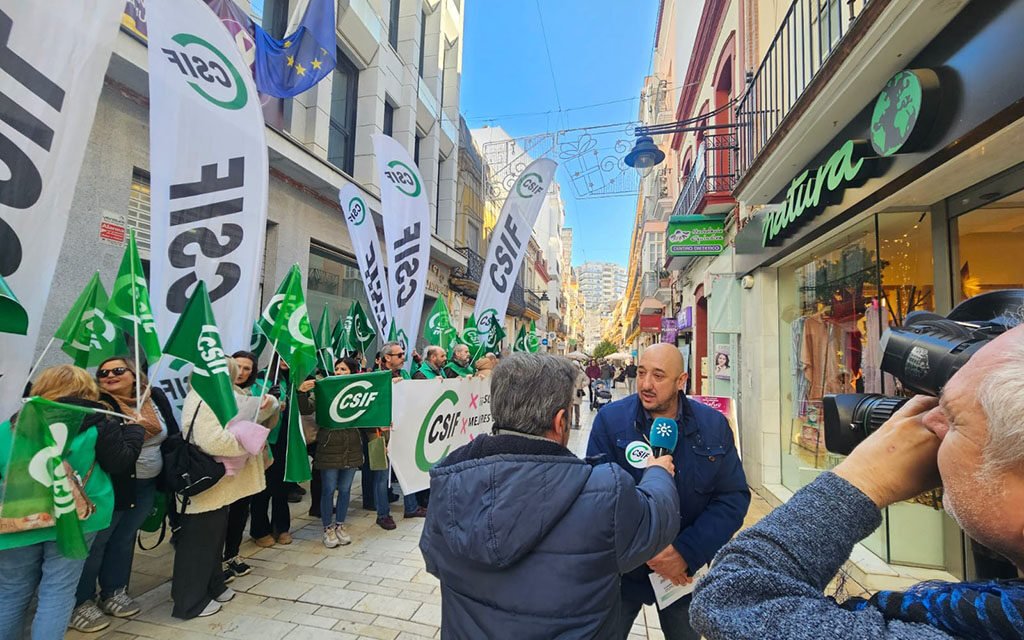 CSIF sale a la calle para exigir una subida salarial y la oferta de empleo público