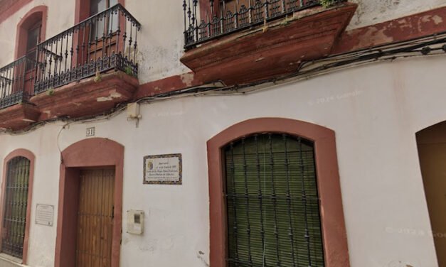 Muere un trabajador al caerle un muro en una obra en Calañas