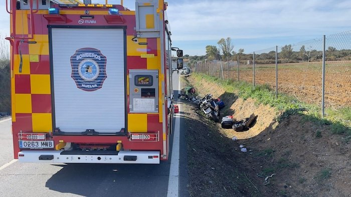 Herido un motorista tras salirse de la vía en Trigueros