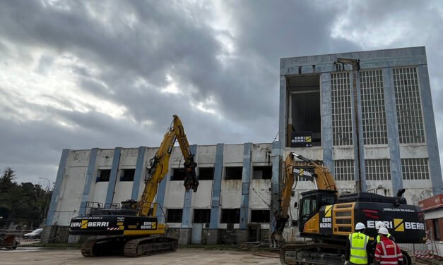Comienza el derribo del edificio de Expofrisa