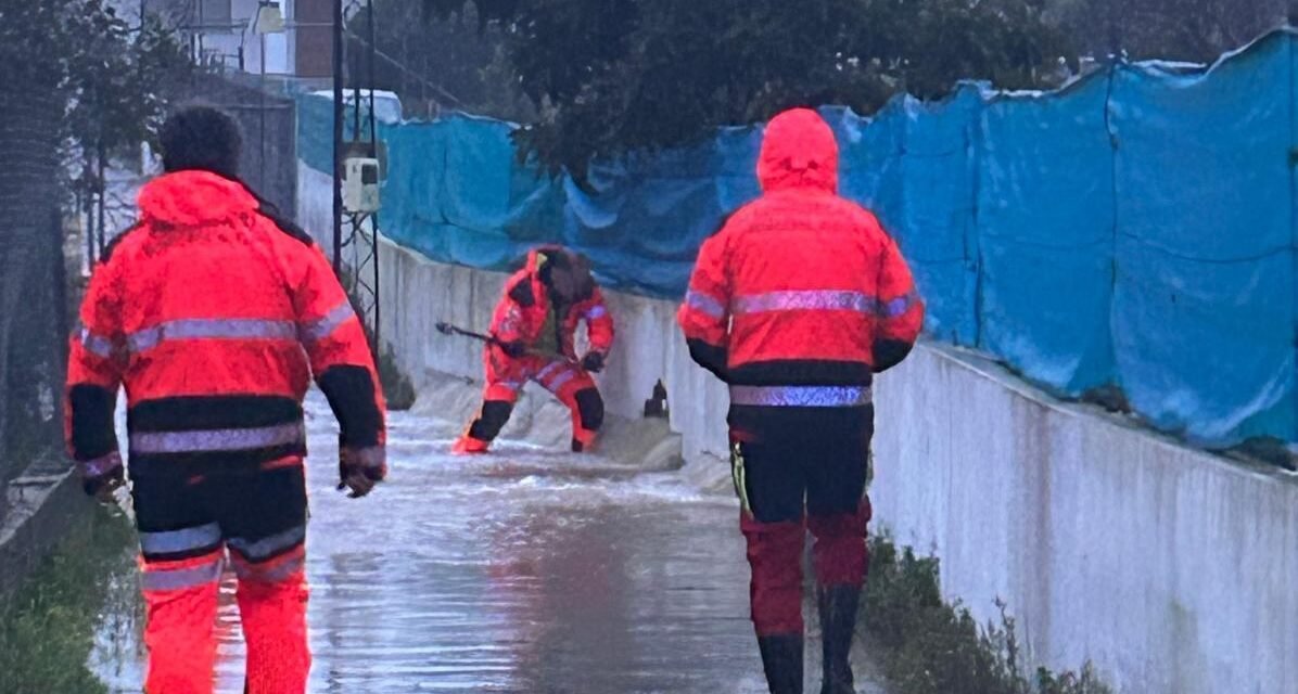 Cortada al tráfico la carretera entre Niebla y Villarrasa por las fuertes lluvias