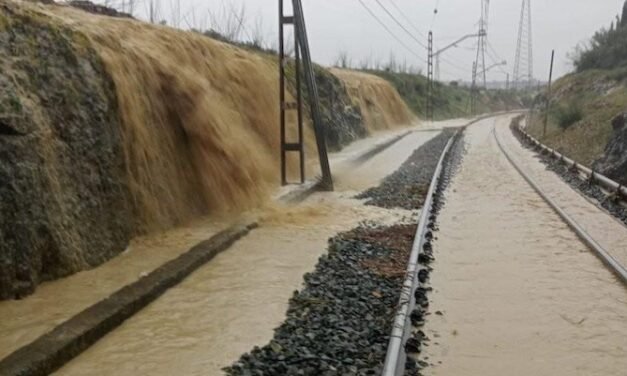 La madrugada se cierra sin incidentes graves por la borrasca