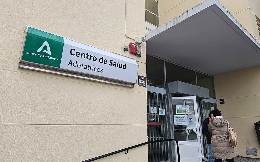 Denuncian la falta de un tercio de los médicos en el centro de salud de las Adoratrices