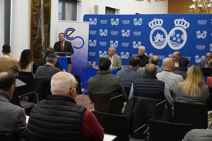 El CESpH presenta sendos informes sobre formación y trabajo en Huelva y la vertebración del ferrocarril