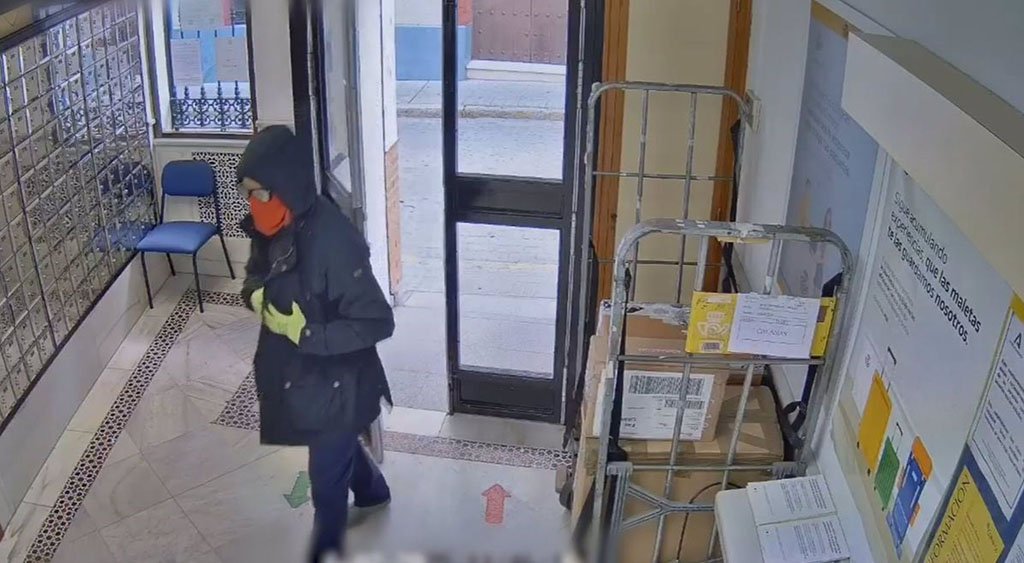 Un atracador hiere a una empleada en una sucursal de Correos en Valverde